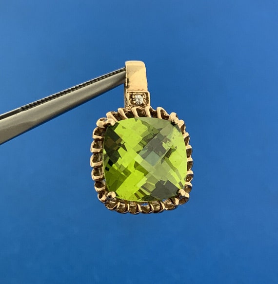 Gorgeous 14k Yellow Gold Cushion Chartreuse Green 