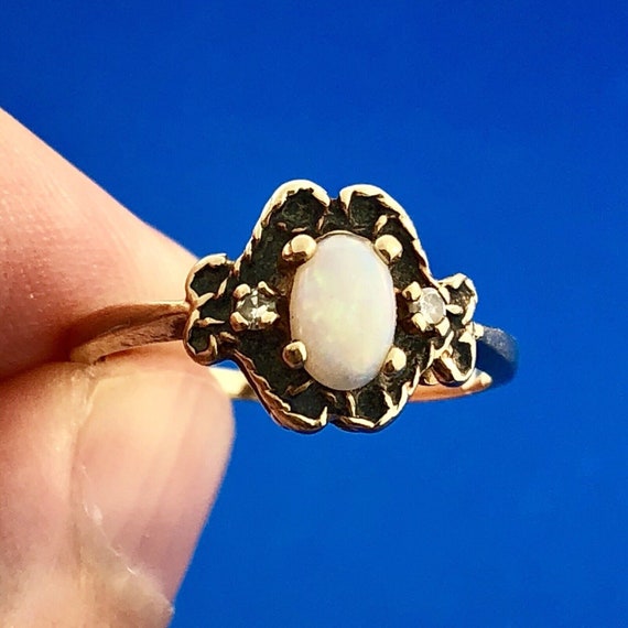 Retro 10K Yellow Gold Oval Opal Diamond Accent Oc… - image 6