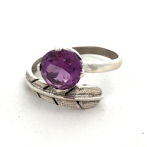 Vintage FS Mexico 925 Sterling Silver Round Purple Sapphire Feather Bypass Ring
