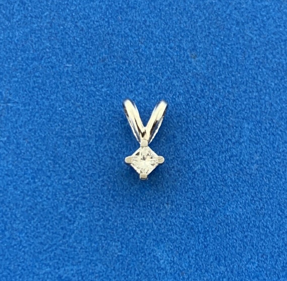 Designer 14K White Gold Diamond Solitaire Petite … - image 2