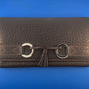 Carteira de couro autêntica Lancel Paris Pebbled Chocolate nova sem etiqueta