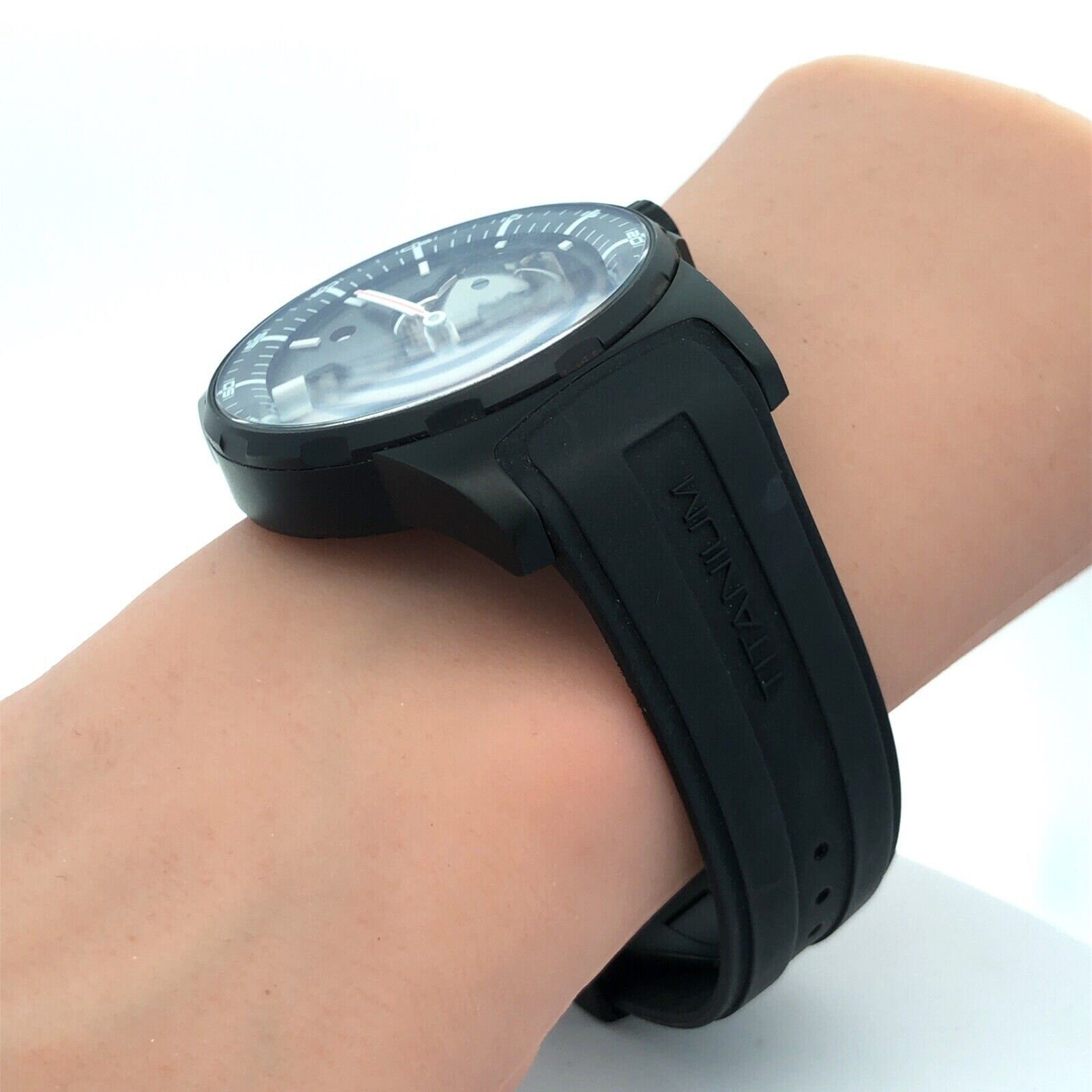 Momo Design Titanium Hand Wound MD-275 Black Rubber Strap