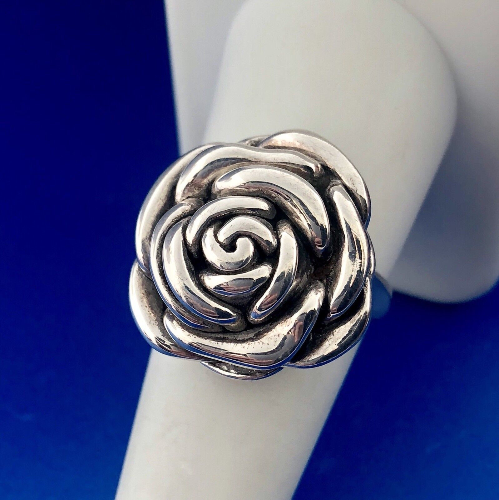 ✩CHANEL✩フラワーモチーフ✩ファッションリング✩ Chanel Flower Ring - Etsy