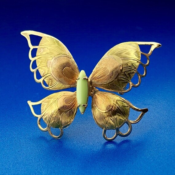 Vintage Delicate Gold Tone Gaspeite Butterfly Ope… - image 1