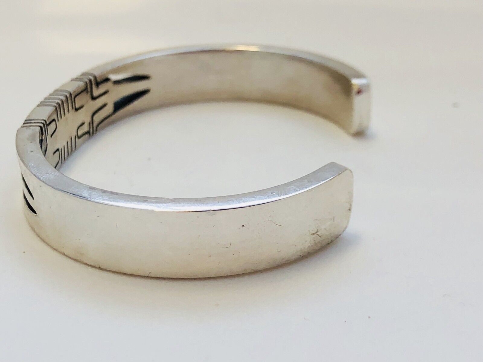 職人による925スターリングシルバーの幾何学模様のオープンワーク