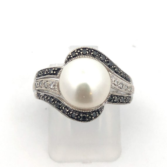 Designer JH 10K White Gold Round Pearl Black White