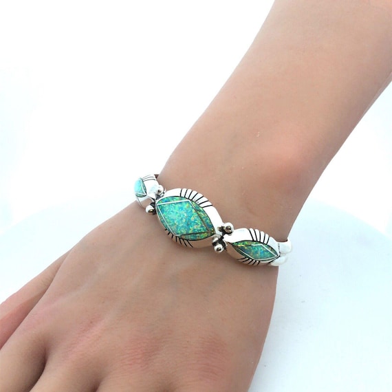 Jerr Nelson Native American Navajo Turquoise Sterling Silver Paw Necklace Jerr Nelson Native American Navajo Turquoise Sterling Silver Paw Necklace