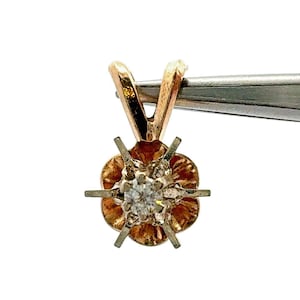 Estate 14K Yellow Gold Round Diamond Solitaire Flower Petite Anniversary Pendant