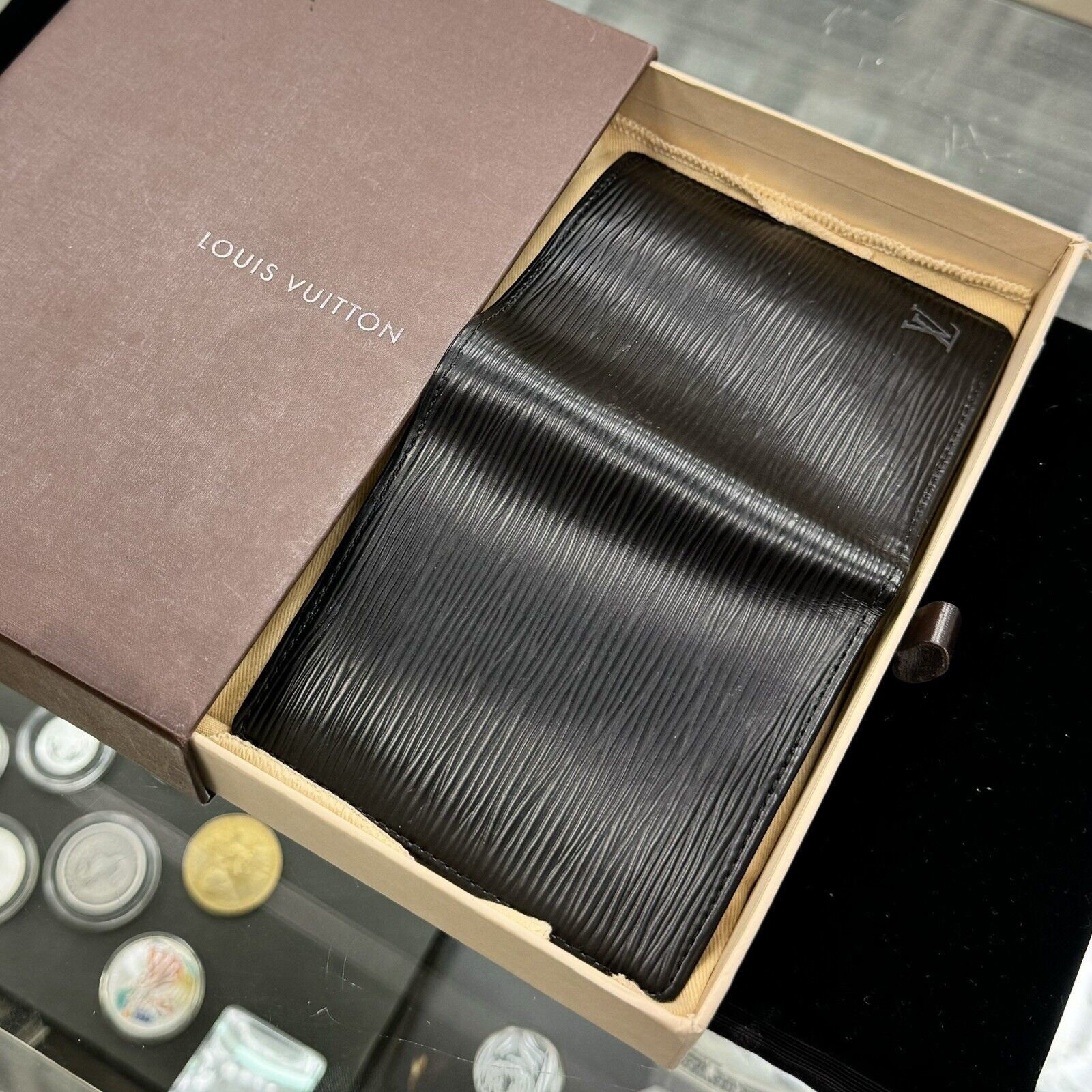 ルイ・ヴィトン エピ ブラックレザー シングルフォールド カードケース