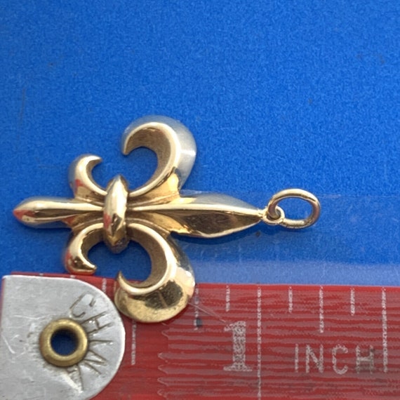 Designer 14K Yellow Gold Fleur De Lis Pendant - image 8