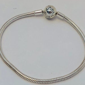 Authentic Pandora 925 Sterling Silver Signature Smooth Clasp Bracelet 590728