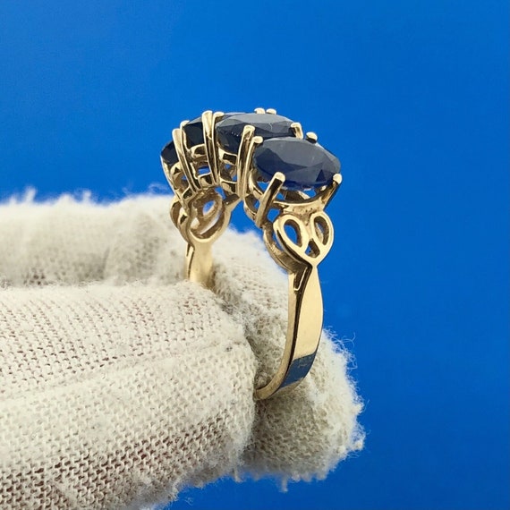 10k Yellow Gold 4 Carat Sapphire Ring - image 4