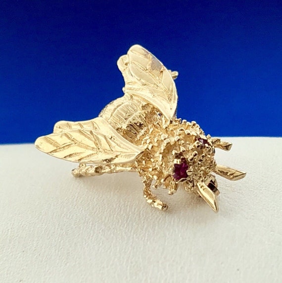 14K Yellow Gold Ruby Eyes Bee Pendant Flying Bug Vint… - Gem