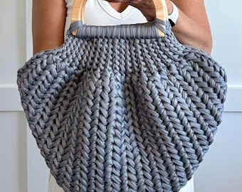 Crochet Bag Pattern with Wooden Handles, Crochet Handbag Pattern, Tshirt yarn Crochet Purses Pattern, Easy Crochet Bag Pattern
