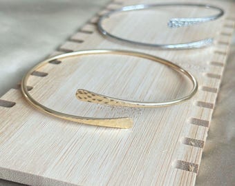 925 Sterling Silver Hammered Bracelet – Adjustable Upper Arm Cuff | Gift Bag Included | Personalised Gift Box  - Armlet Gold & Silver
