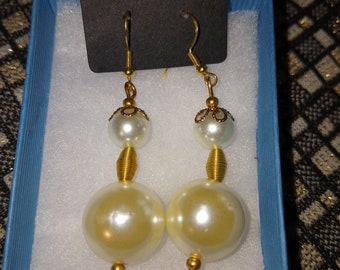 Gold/Sweet Cream special occasion earrings!!