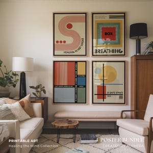 Puede incluir: Un conjunto de cuatro impresiones artísticas enmarcadas con diseños minimalistas. Las impresiones presentan formas geométricas, líneas y texto, incluyendo "Healing is Not Linear" y "Breathing". La paleta de colores incluye beige, rojo, azul y amarillo. La colección se titula "Healing the Mind Collection".