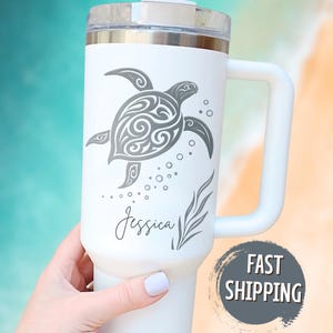 Personalized Sea Turtle Tumbler 40oz with Handle – Coastal Ocean Cup – Custom Beach or Ocean Lover Gift, Tropical Travel Mug