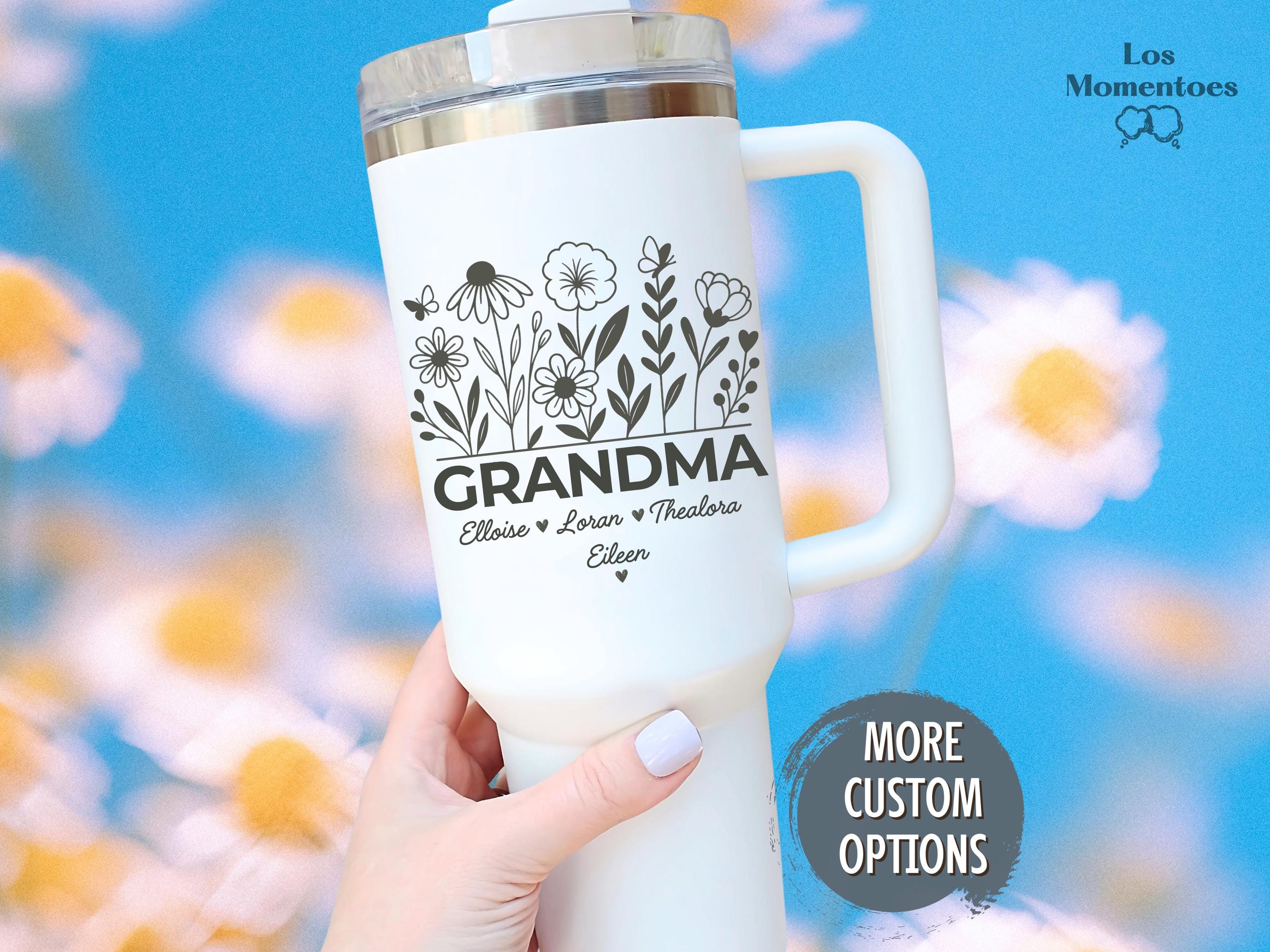 Custom Grandma Tumbler 40oz – Personalized Floral Cup with Grandkids’ Names – Mother’s Day Gift for Nana, Mimi, Gigi, New Grandma Mug