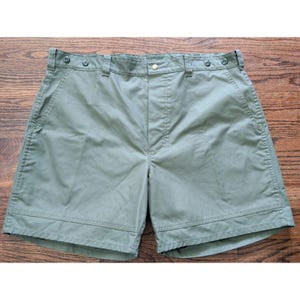 Filson Olive Green Shelter Cloth Shorts Hiking Fishing 7" Inseam Style 576 Sz 42 image 1