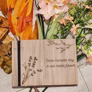 Livre commémoratif personnalisé - In Loving Memory Livre d'or commémoratif en bois personnalisé. Livre d'or personnalisé pour les funérailles en bois