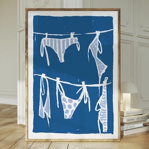 Decoración de temporada de bikini de playa costera de verano, boceto simple hecho a mano, minimalista francés, obra de arte digital imprimible y descargable, cielo azul