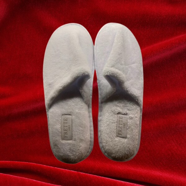 Frette Slippers Unisex One Size Large Cotton Velour Terry White Closed Toe Non-Slip Spa Hotel