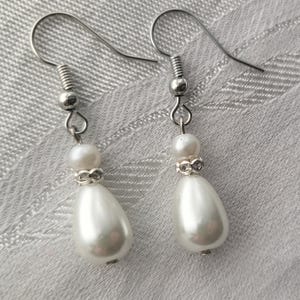 Teardrop pearl earrings