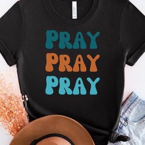 Pray Christian T-Shirt | Oversized T-Shirt | Christian Streetwear | Christian Men | Christian Women | Graphic Tee | Graphic Shirt