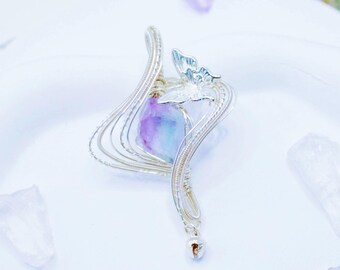 Collar de mariposa de fluorita arcoíris con colgante de piedra preciosa ombré