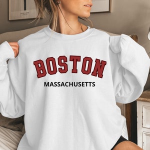 Boston University Sweatshirt, Boston University crewneck, Boston University sweater, Boston University, College Varsity Sweatshirt Gift