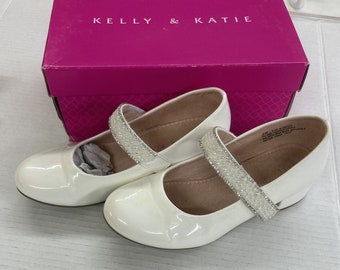 Preowned Kelly & Katie Eva Mary Jane Pump White Size 2