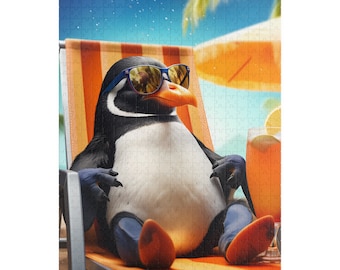 以下が含まれることがあります： サングラスと青いビーチサンダルを履いたアニメーションのペンギンが、オレンジジュースの入ったグラスを持ってビーチチェアでリラックスしています。ペンギンは、ヤシの木と青い空を背景にしたビーチに座っています。