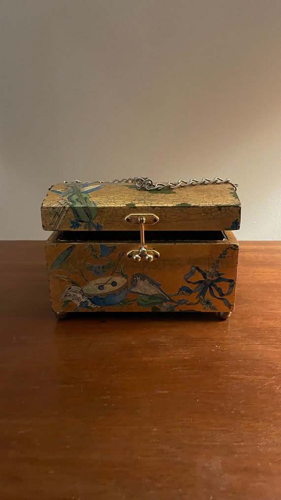 Vintage wooden purse