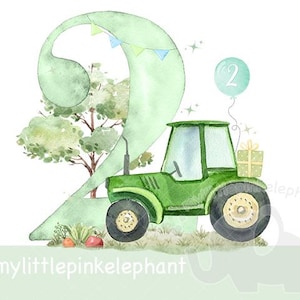 Puede incluir: Una ilustración acuarela verde del número dos con un tractor verde, un árbol y un globo azul con el número dos en él. El tractor tiene una caja de regalo en la parte trasera.