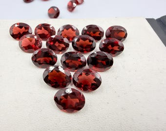 Januar Birthstone Mosambik Roter Granat 7 x 9 mm Ovalschliff, AAA Natürlicher Tiefroter Facettierter Edelstein, Loser Stein