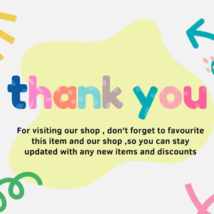 Op de afbeelding: Een gele en witte abstracte achtergrond met de tekst "thank you" in kleurrijke letters. De tekst wordt gevolgd door een bericht: "Bedankt voor uw bezoek aan onze winkel. Vergeet niet om dit item en onze winkel aan uw favorieten toe te voegen, zodat u op de hoogte blijft van nieuwe items en kortingen."