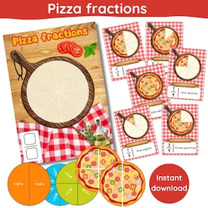Może przedstawiać: Edukacyjne karty z ułamkami pizzy i deska do krojenia w kształcie pizzy na drewnianej powierzchni. Karty pokazują kawałki pizzy podzielone na ułamki, takie jak połówki, ćwiartki i ósme. Widoczny jest tekst "Pizza fractions" i "Instant download".