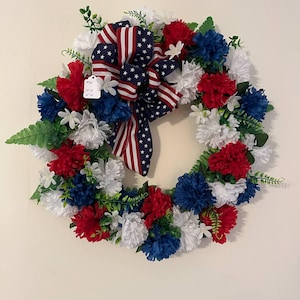 Couronne patriotique rouge, blanche et bleue - Décoration de porte Americana avec noeud étoilé