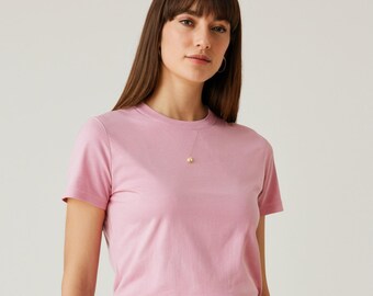 Fitted T-Shirt Sewing Pattern: Women's Basic Tee (XS-4XL) (PDF Pattern)