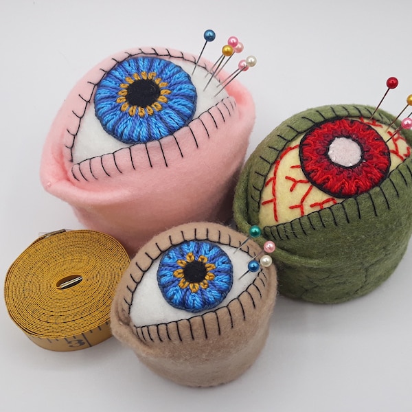 Alfiletero Eyeball: el accesorio de costura vudú zombi espeluznante de bruja original - Hecho a pedido 5 tamaños