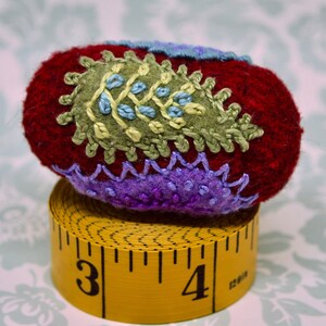 Hecho a medida a pedido Boho Paisley Small Bottlecap colgante usable chatelaine pincushion envío gratis a nosotros imagen 4