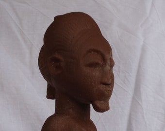 3D Druck einer afrikanischen Figur vom Stamm der Baule in der Elfenbeinküste