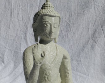 3D-Druck einer Buddha-Figur mit erhobener Hand