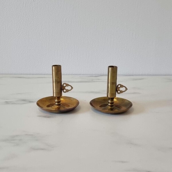 PORTAVELAS DE LATÓN - Candelabro vintage para velas finas, candelabro de latón con curvatura, estilo de granja moderno, decoración rústica para el hogar de latón