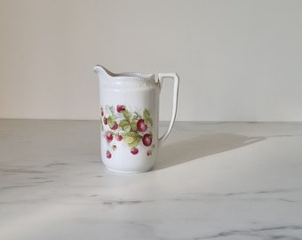 BROCCA PER LATTE VINTAGE, Svezia, antico barattolo per il latte, design svedese con decorazioni a forma di fragola, anno sconosciuto, il manico è stato incollato