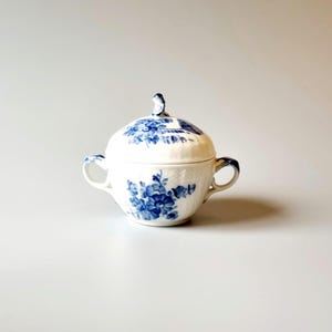 Royal Copenhagen Blue Flower 10/1680 Sugar Bowl with Lid - Hand Painted - Excellent Condition - Arnold Krog - Denmark 1970s