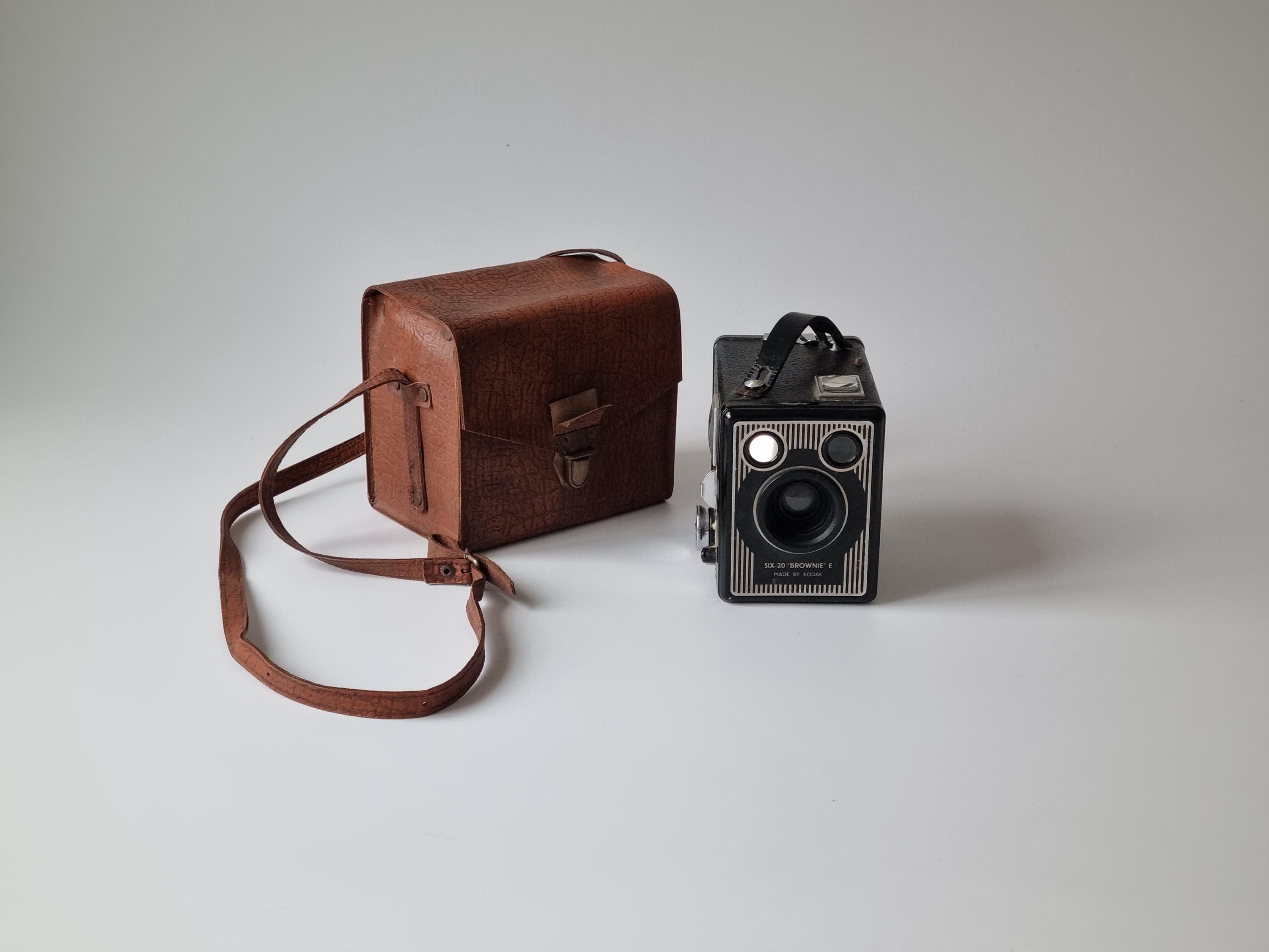 KODAK ボックスカメラ - 希少品、アンティークカメラ 1939-1943