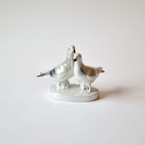 Bird figurine early 20th pair of pigeons German figure midcentury statue, gift to bird lover, bird statue, table decor, classic home decor