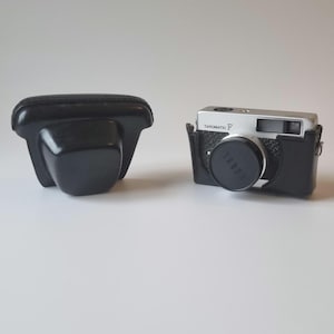 TAROMATIC F CAMERA made in japan camera 1970s 1960s - 126 film built in flash, Antique decor, Collectible photo item, Photography